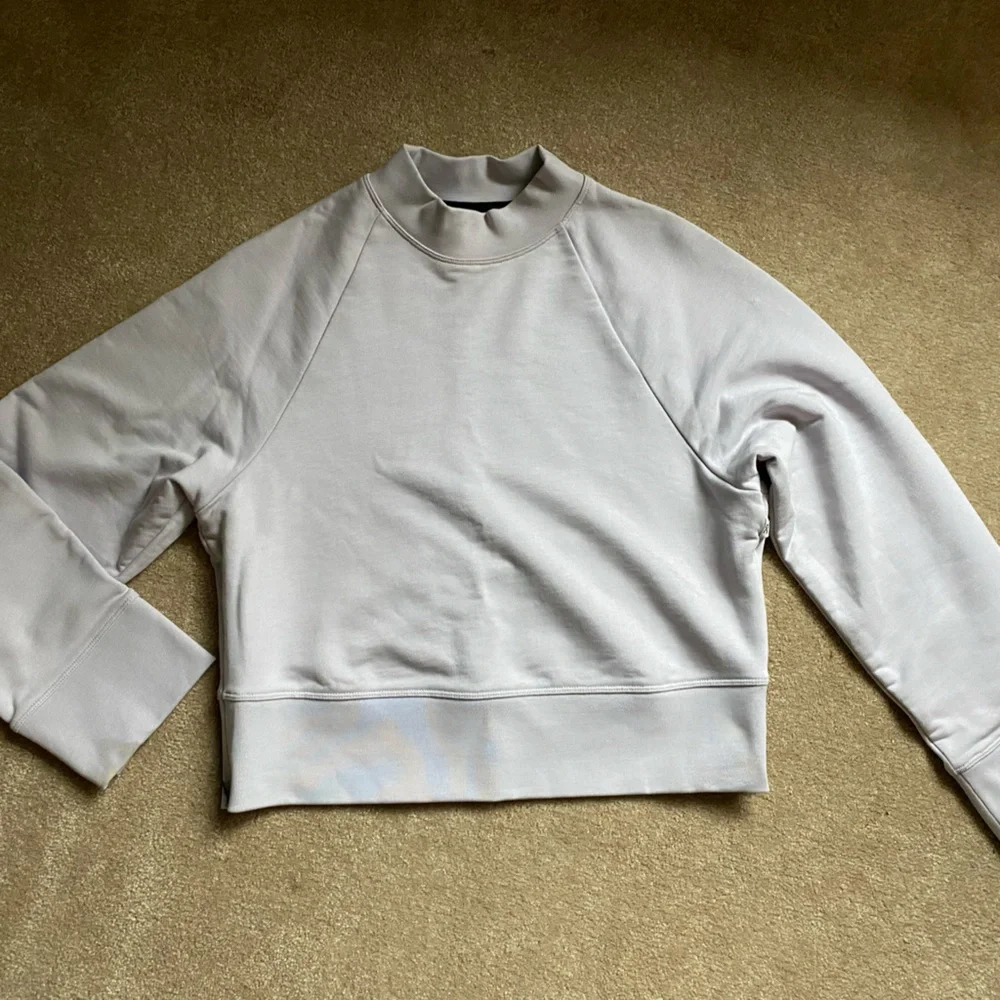 ON running crew neck - Picture 2 of 5